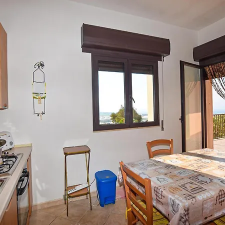 Holiday home Awesome In